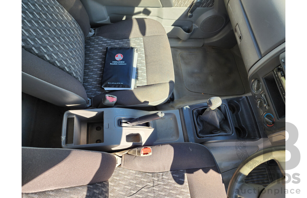 6/2005 Holden Rodeo LX RA C/Chas White 3.5L