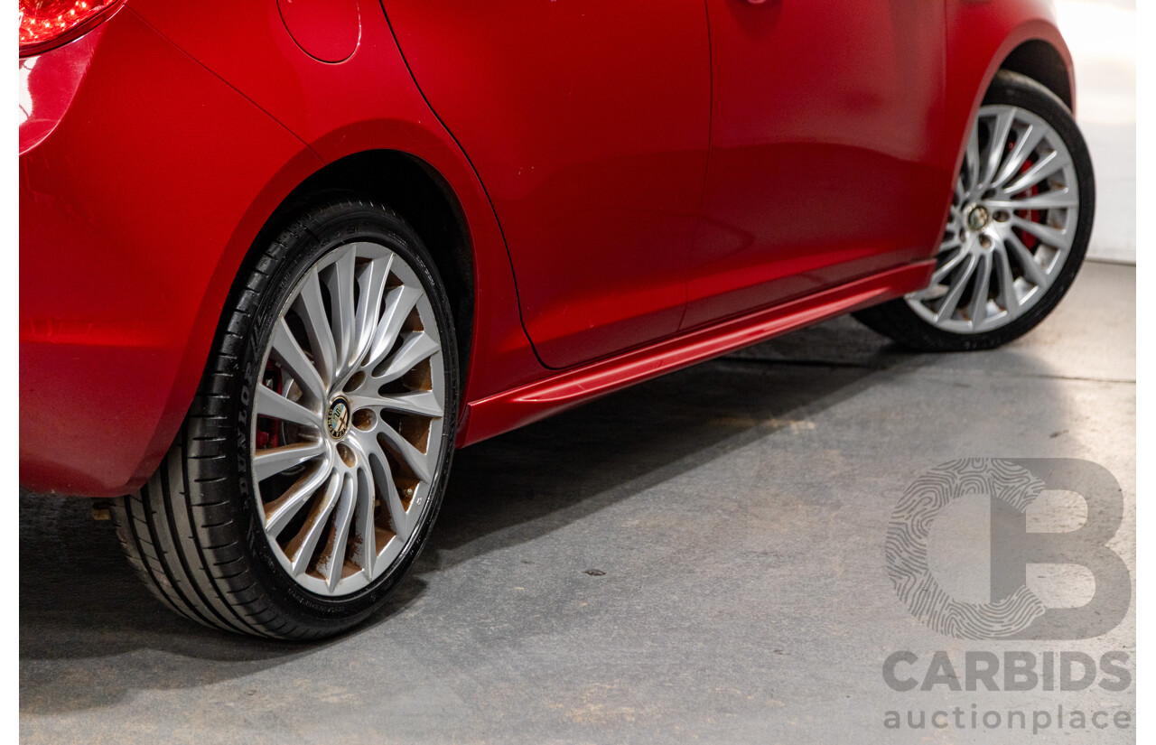 2/2013 Alfa Romeo Giulietta Distinctive Jtd-M 5d Hatchback Alfa Red Turbo Diesel 2.0L