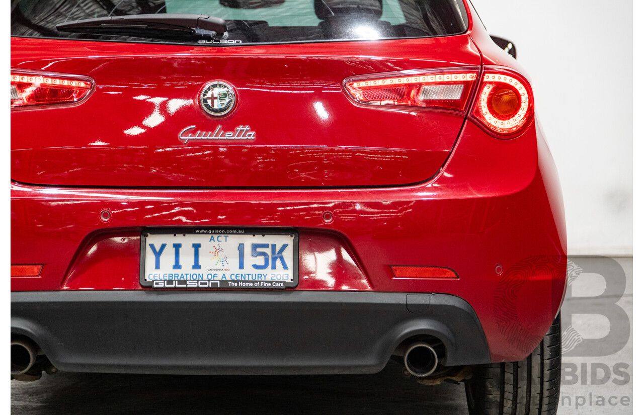 2/2013 Alfa Romeo Giulietta Distinctive Jtd-M 5d Hatchback Alfa Red Turbo Diesel 2.0L