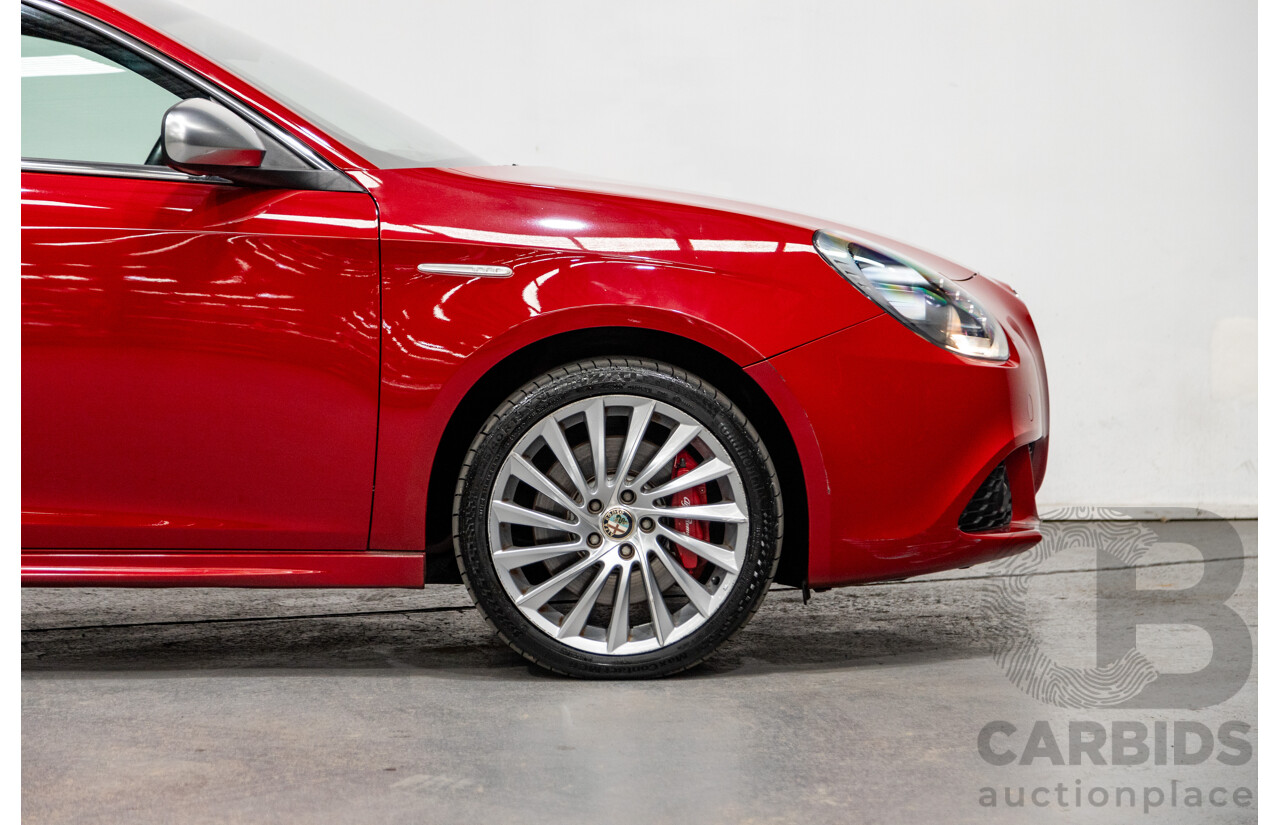 2/2013 Alfa Romeo Giulietta Distinctive Jtd-M 5d Hatchback Alfa Red Turbo Diesel 2.0L