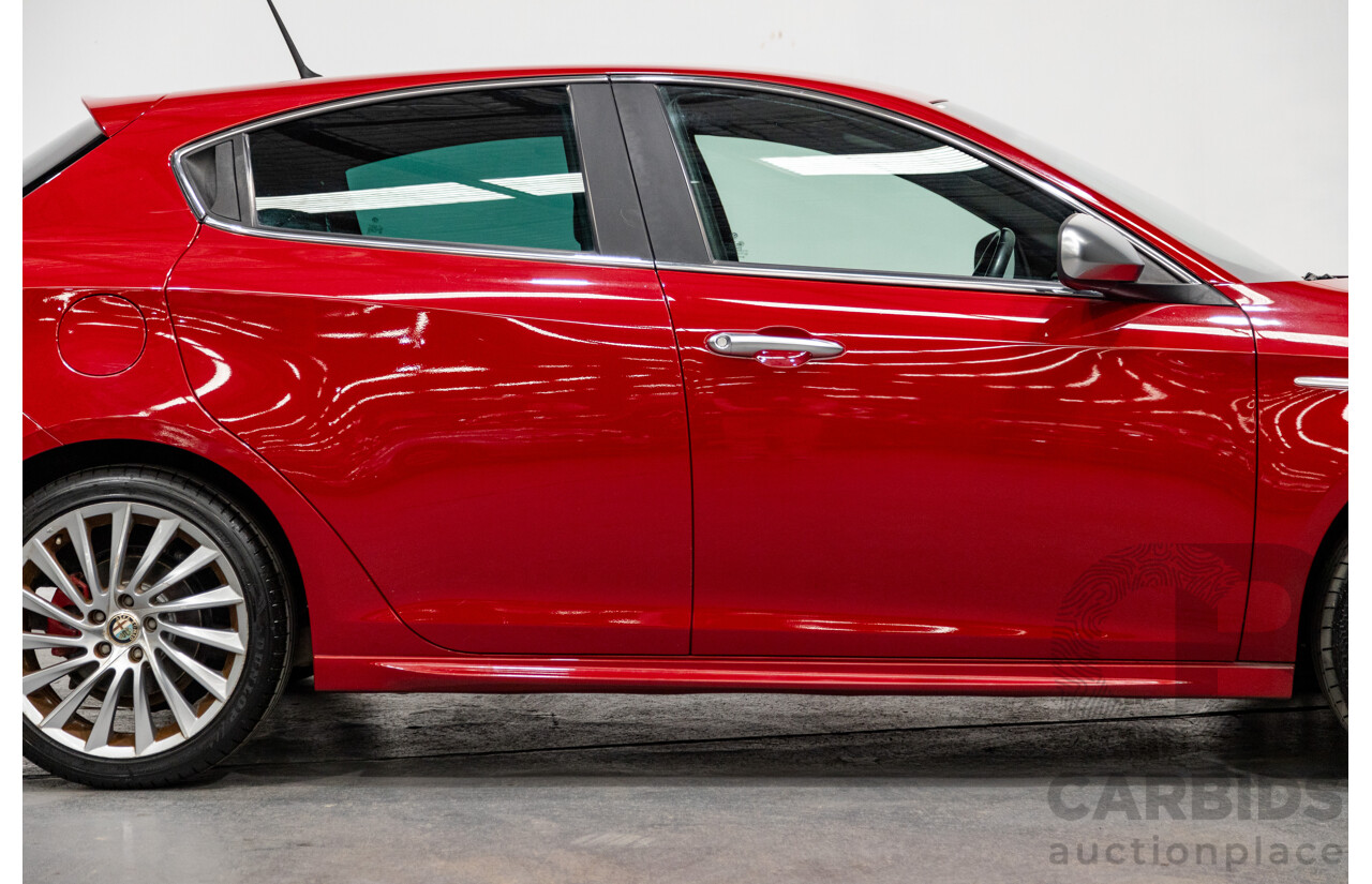 2/2013 Alfa Romeo Giulietta Distinctive Jtd-M 5d Hatchback Alfa Red Turbo Diesel 2.0L