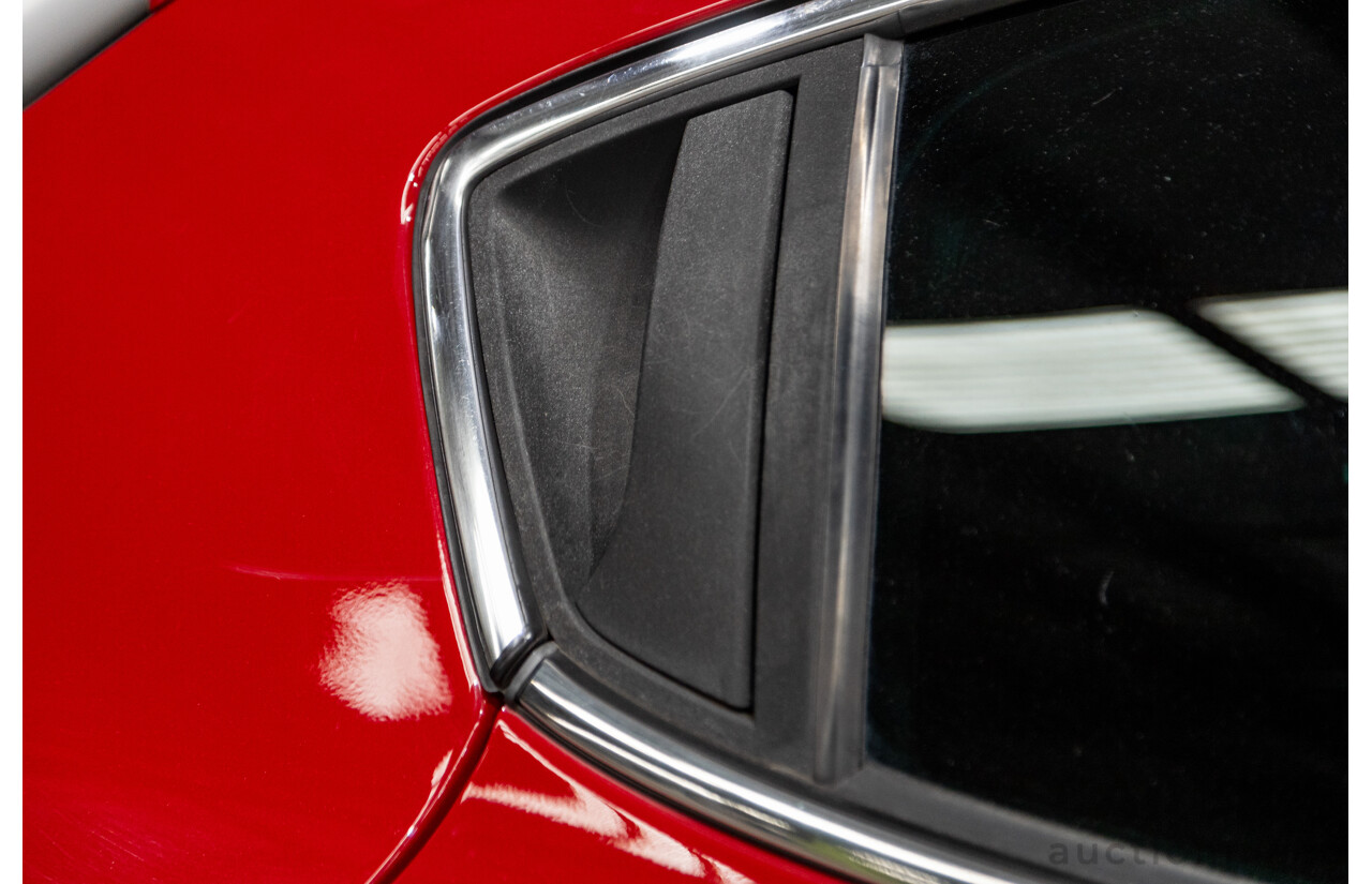 2/2013 Alfa Romeo Giulietta Distinctive Jtd-M 5d Hatchback Alfa Red Turbo Diesel 2.0L