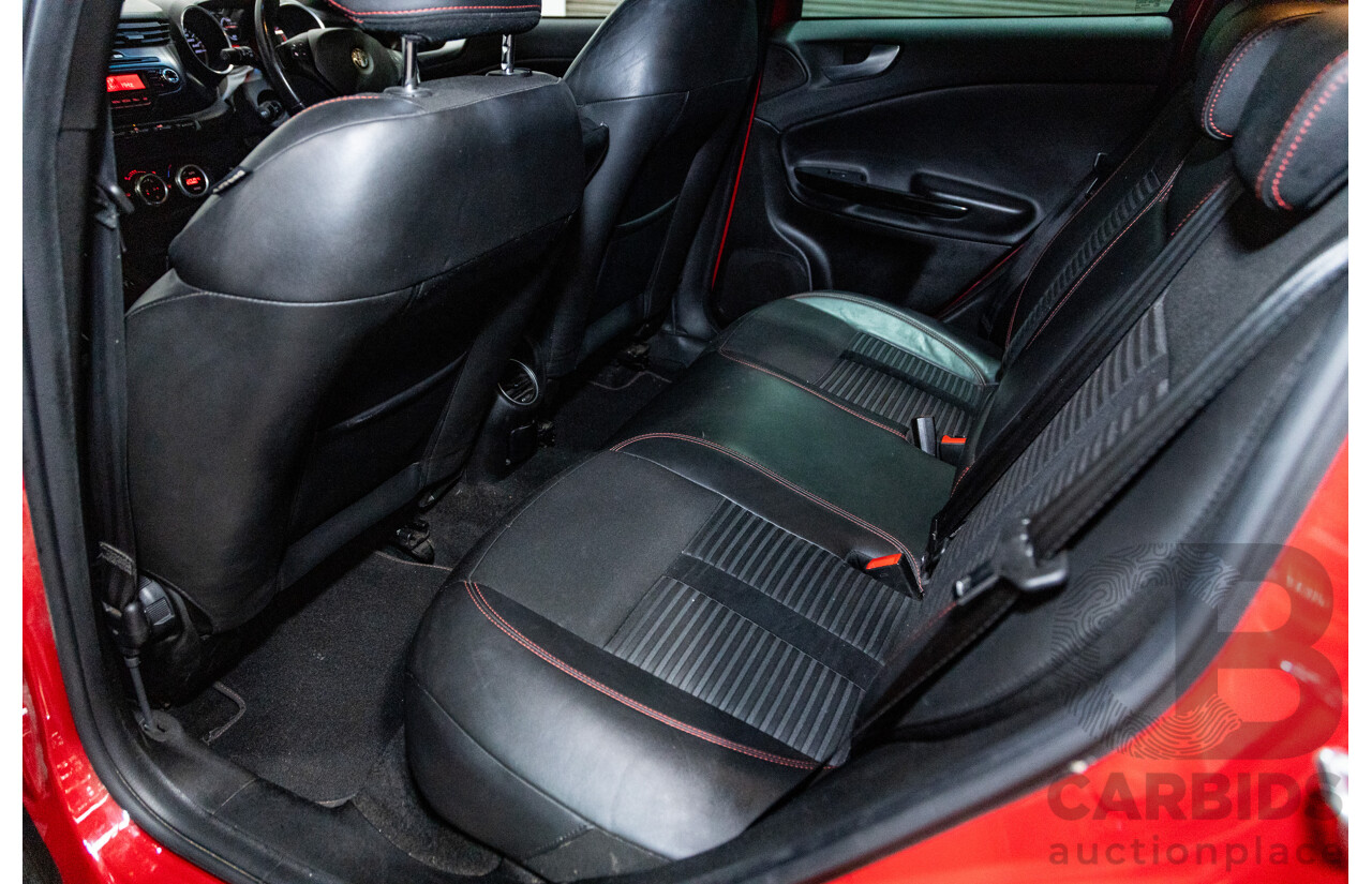 2/2013 Alfa Romeo Giulietta Distinctive Jtd-M 5d Hatchback Alfa Red Turbo Diesel 2.0L