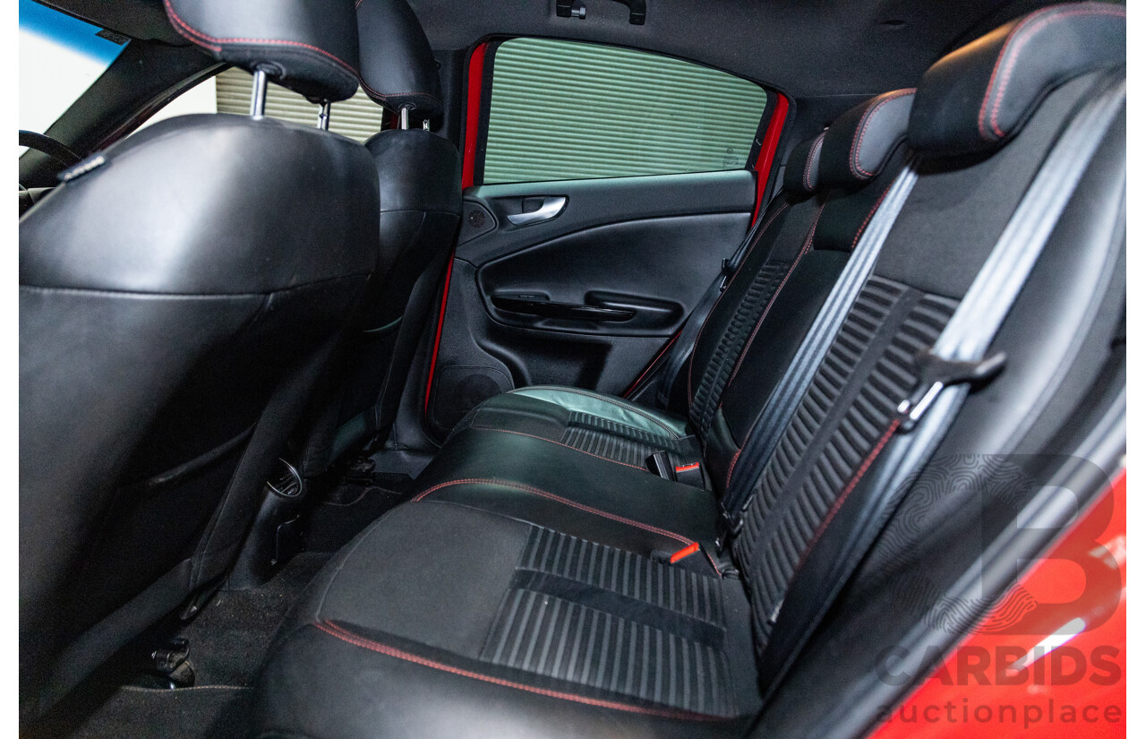 2/2013 Alfa Romeo Giulietta Distinctive Jtd-M 5d Hatchback Alfa Red Turbo Diesel 2.0L