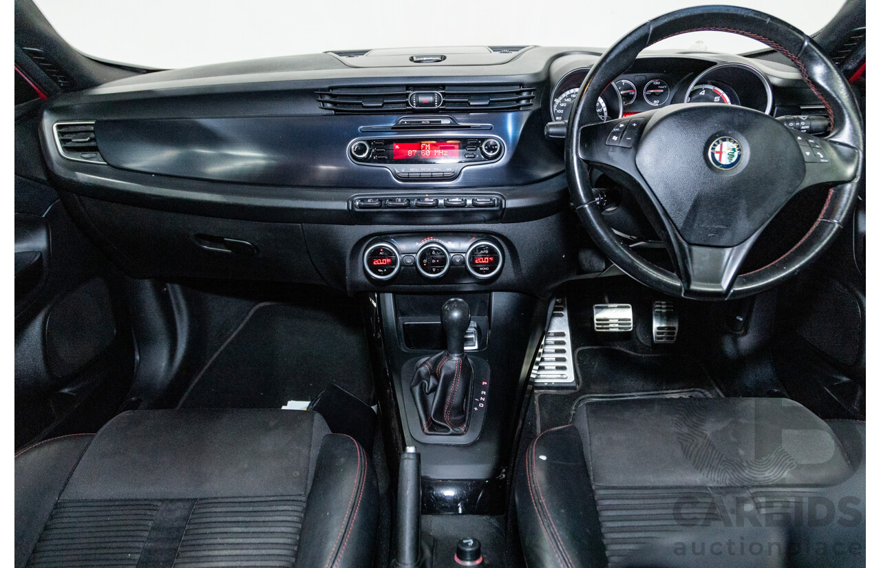 2/2013 Alfa Romeo Giulietta Distinctive Jtd-M 5d Hatchback Alfa Red Turbo Diesel 2.0L