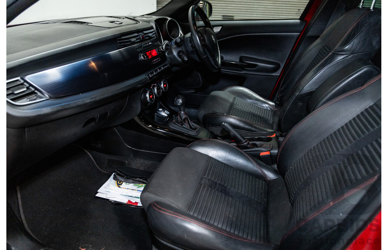 2/2013 Alfa Romeo Giulietta Distinctive Jtd-M 5d Hatchback Alfa Red Turbo Diesel 2.0L