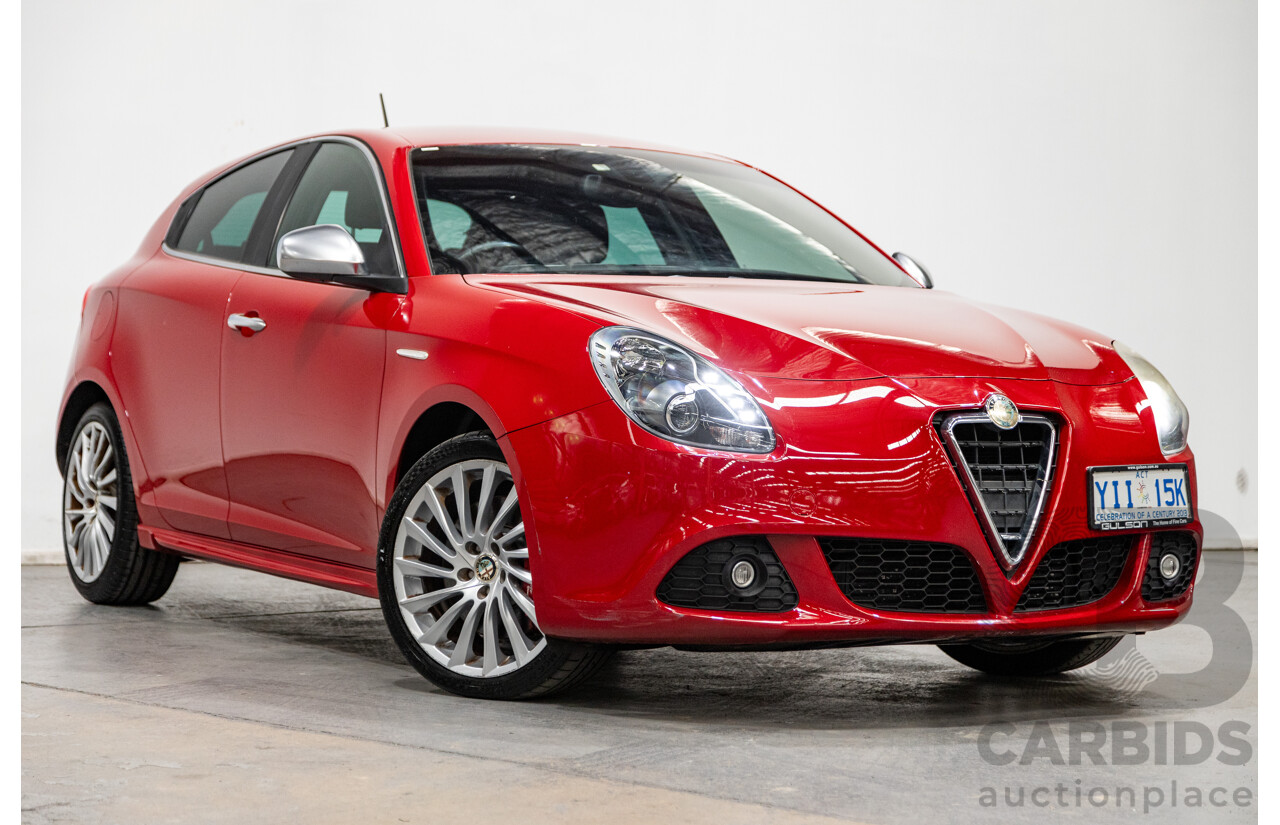 2/2013 Alfa Romeo Giulietta Distinctive Jtd-M 5d Hatchback Alfa Red Turbo Diesel 2.0L