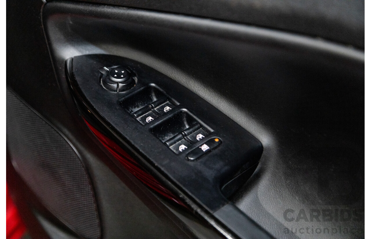 2/2013 Alfa Romeo Giulietta Distinctive Jtd-M 5d Hatchback Alfa Red Turbo Diesel 2.0L