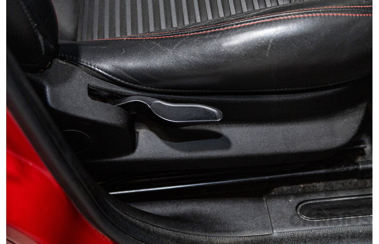 2/2013 Alfa Romeo Giulietta Distinctive Jtd-M 5d Hatchback Alfa Red Turbo Diesel 2.0L