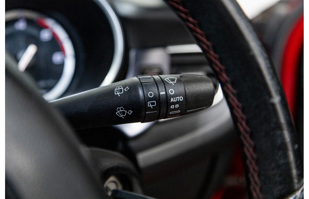 2/2013 Alfa Romeo Giulietta Distinctive Jtd-M 5d Hatchback Alfa Red Turbo Diesel 2.0L