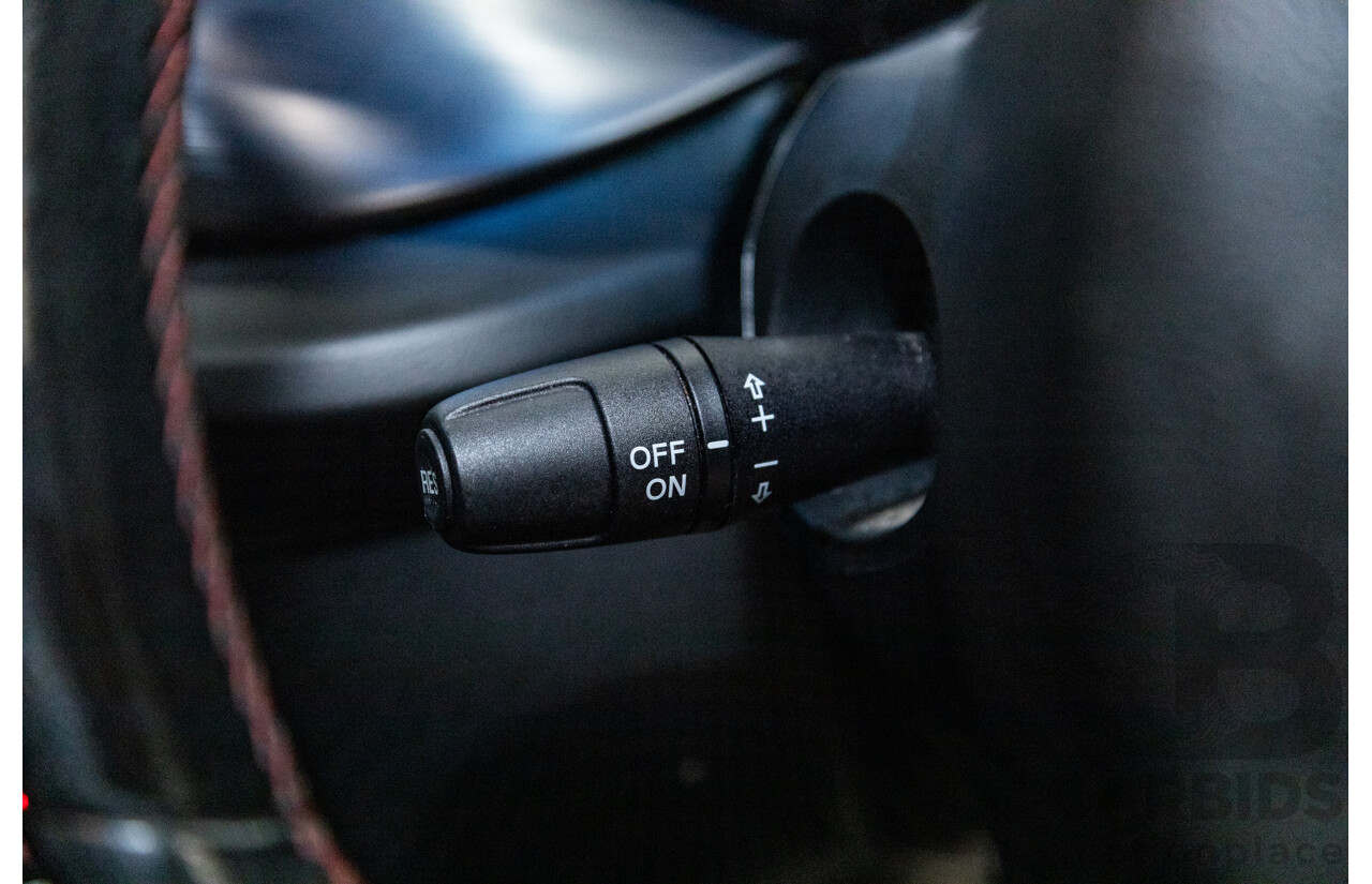 2/2013 Alfa Romeo Giulietta Distinctive Jtd-M 5d Hatchback Alfa Red Turbo Diesel 2.0L