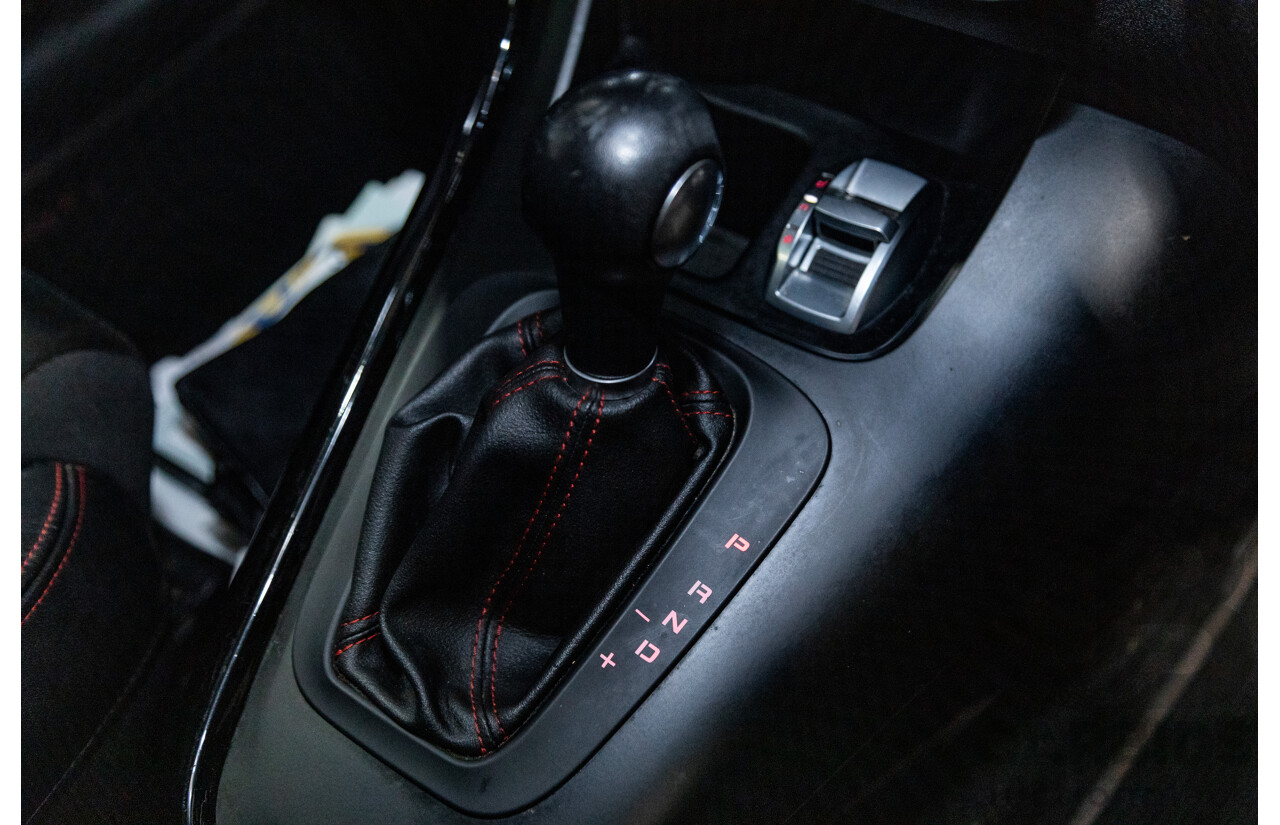 2/2013 Alfa Romeo Giulietta Distinctive Jtd-M 5d Hatchback Alfa Red Turbo Diesel 2.0L