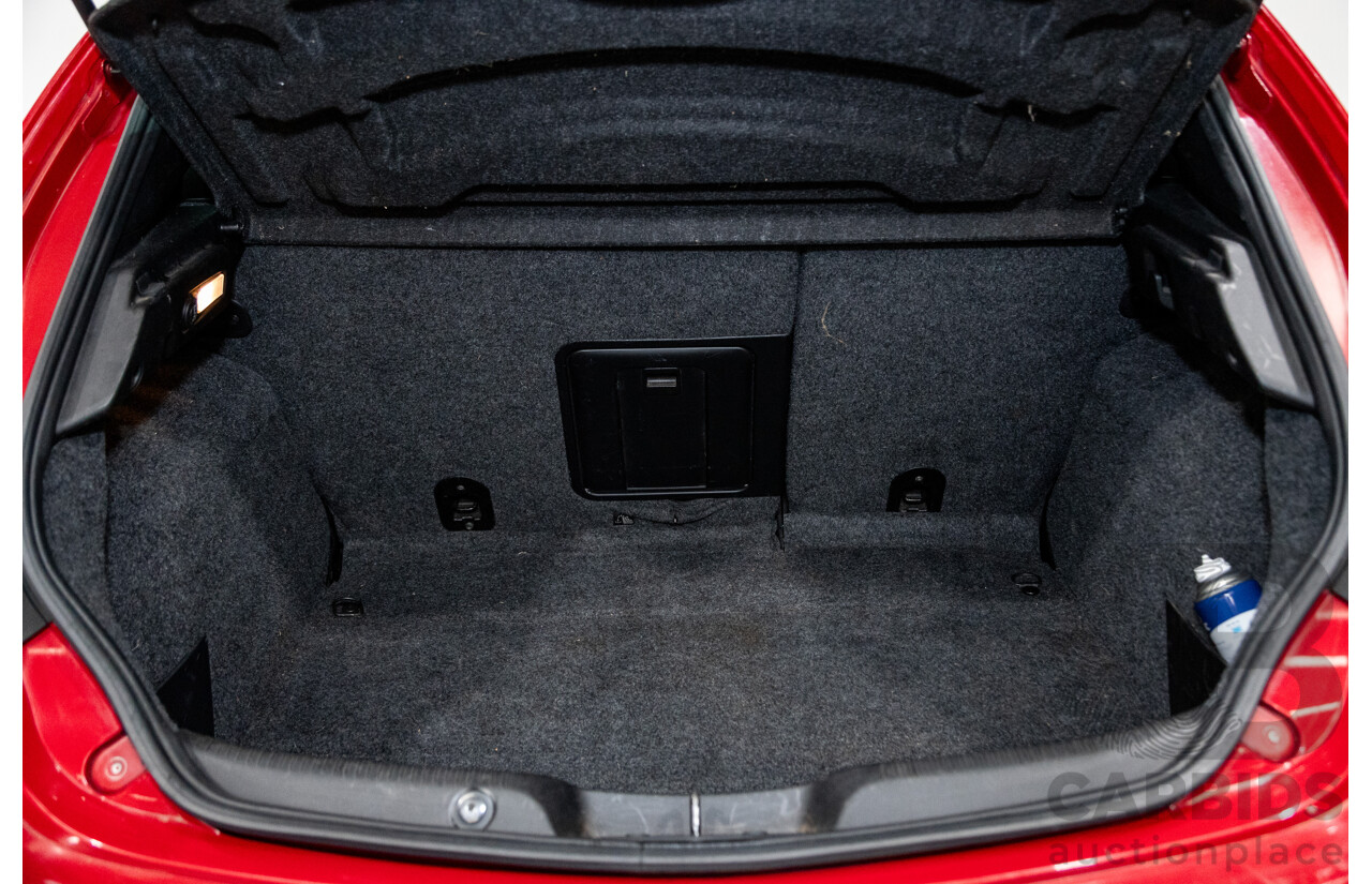 2/2013 Alfa Romeo Giulietta Distinctive Jtd-M 5d Hatchback Alfa Red Turbo Diesel 2.0L