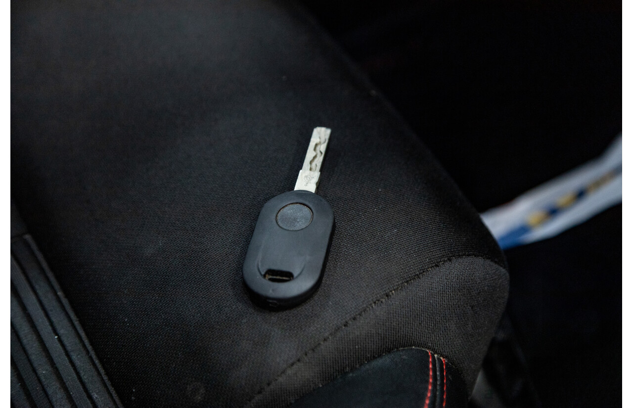 2/2013 Alfa Romeo Giulietta Distinctive Jtd-M 5d Hatchback Alfa Red Turbo Diesel 2.0L