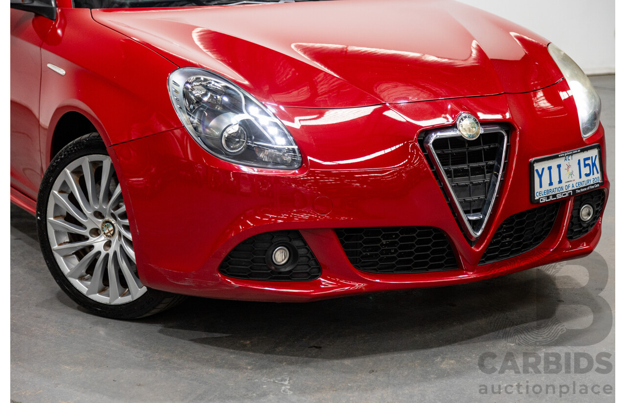 2/2013 Alfa Romeo Giulietta Distinctive Jtd-M 5d Hatchback Alfa Red Turbo Diesel 2.0L