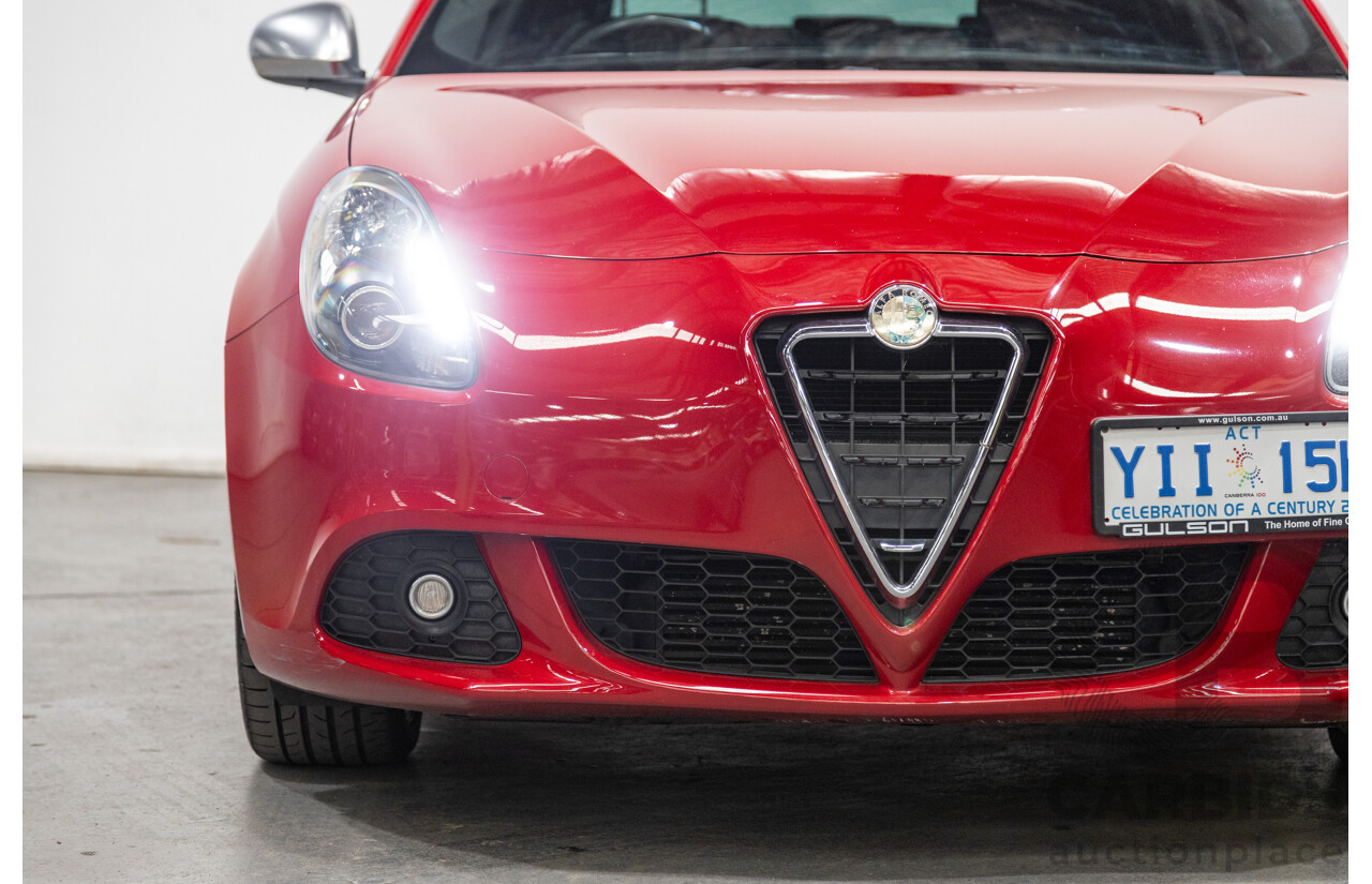 2/2013 Alfa Romeo Giulietta Distinctive Jtd-M 5d Hatchback Alfa Red Turbo Diesel 2.0L