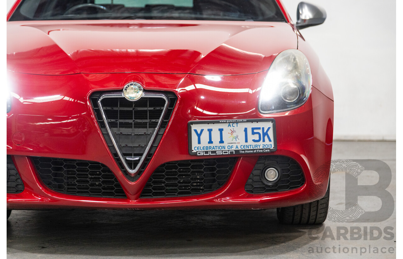 2/2013 Alfa Romeo Giulietta Distinctive Jtd-M 5d Hatchback Alfa Red Turbo Diesel 2.0L