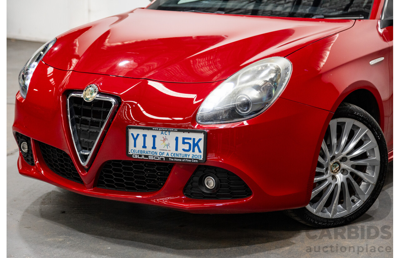 2/2013 Alfa Romeo Giulietta Distinctive Jtd-M 5d Hatchback Alfa Red Turbo Diesel 2.0L