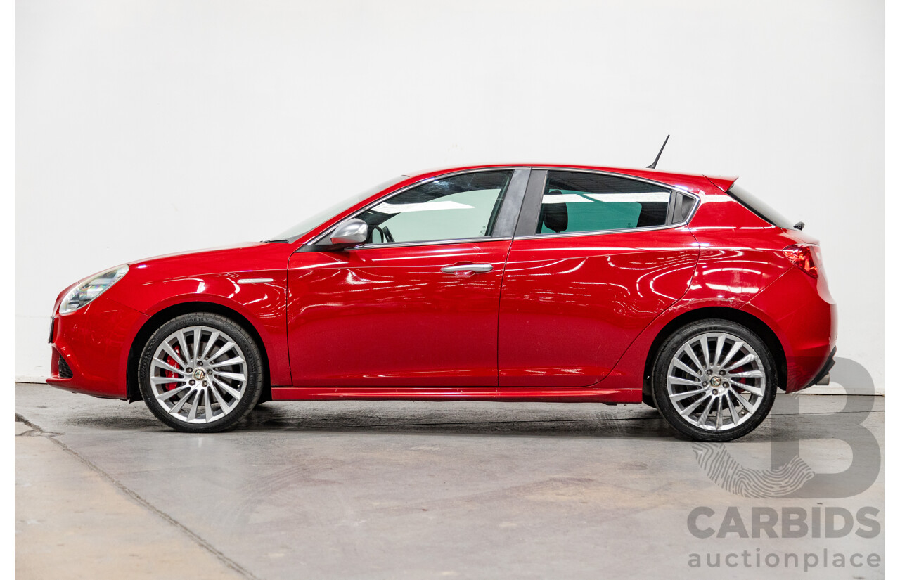 2/2013 Alfa Romeo Giulietta Distinctive Jtd-M 5d Hatchback Alfa Red Turbo Diesel 2.0L