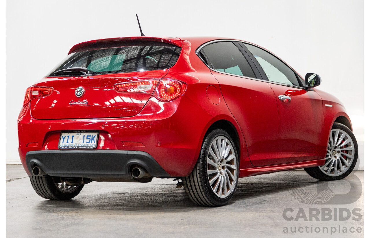 2/2013 Alfa Romeo Giulietta Distinctive Jtd-M 5d Hatchback Alfa Red Turbo Diesel 2.0L
