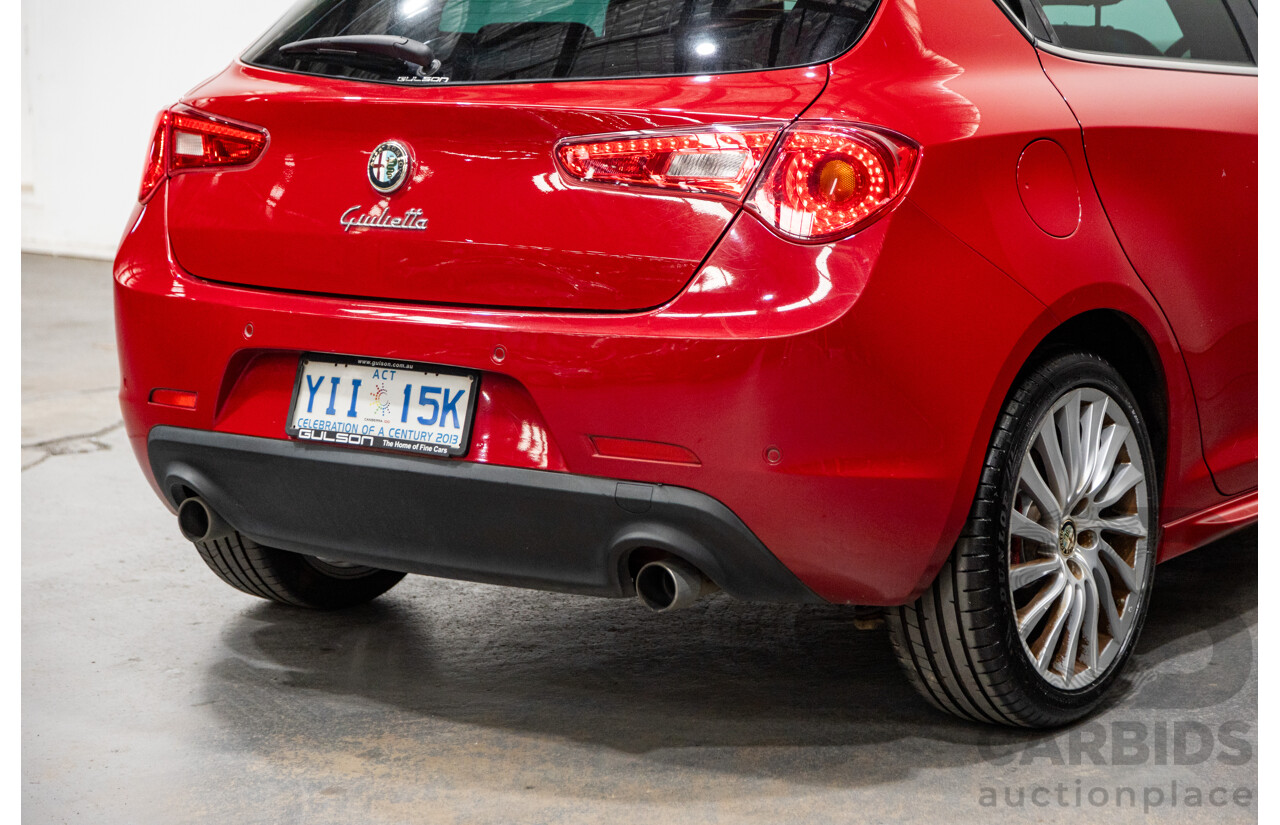 2/2013 Alfa Romeo Giulietta Distinctive Jtd-M 5d Hatchback Alfa Red Turbo Diesel 2.0L