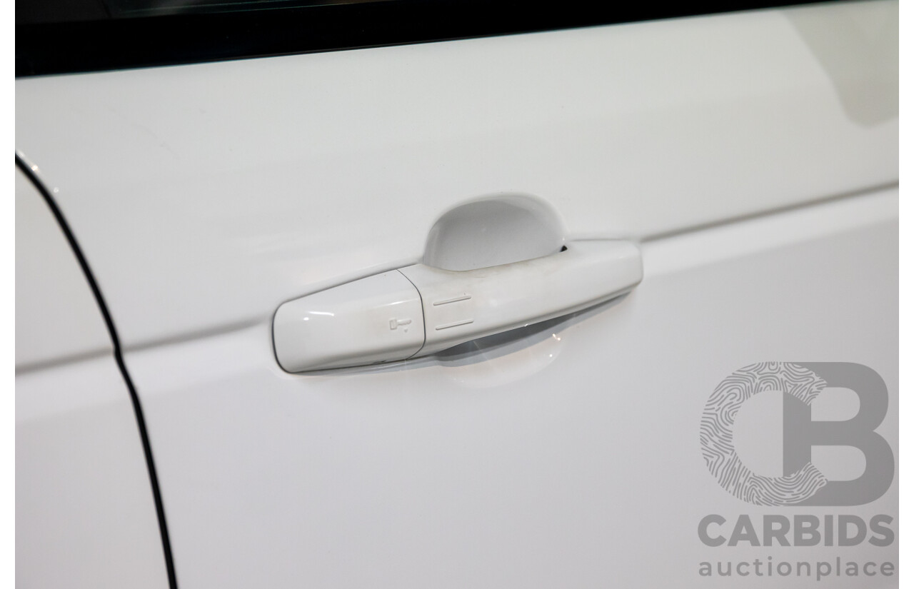 8/2014 Range Rover Range Rover Sport 3.0 SDV6 HSE LW 4d Wagon Fuji White Turbo Diesel V6 3.0L