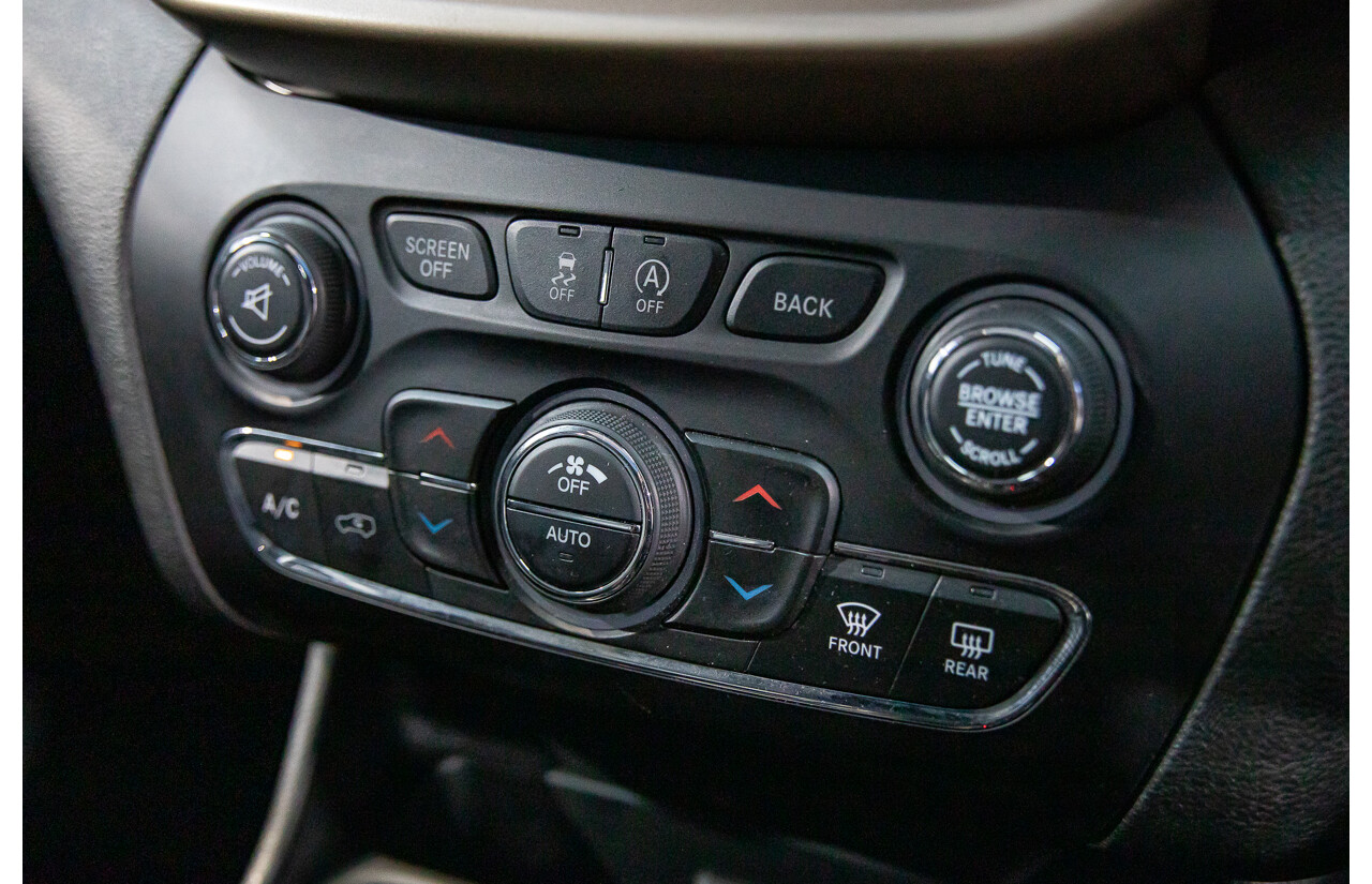 11/2014 Jeep Cherokee Limited (4x4) KL 4d Wagon Bright White Turbo Diesel 2.0L