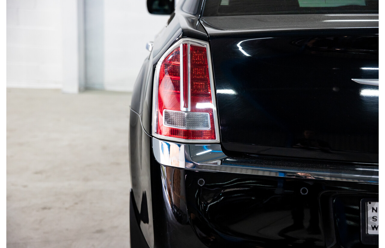 10/2013 Chrysler 300 C Luxury MY12 4d Sedan Blackberry Pearl V6 3.6L