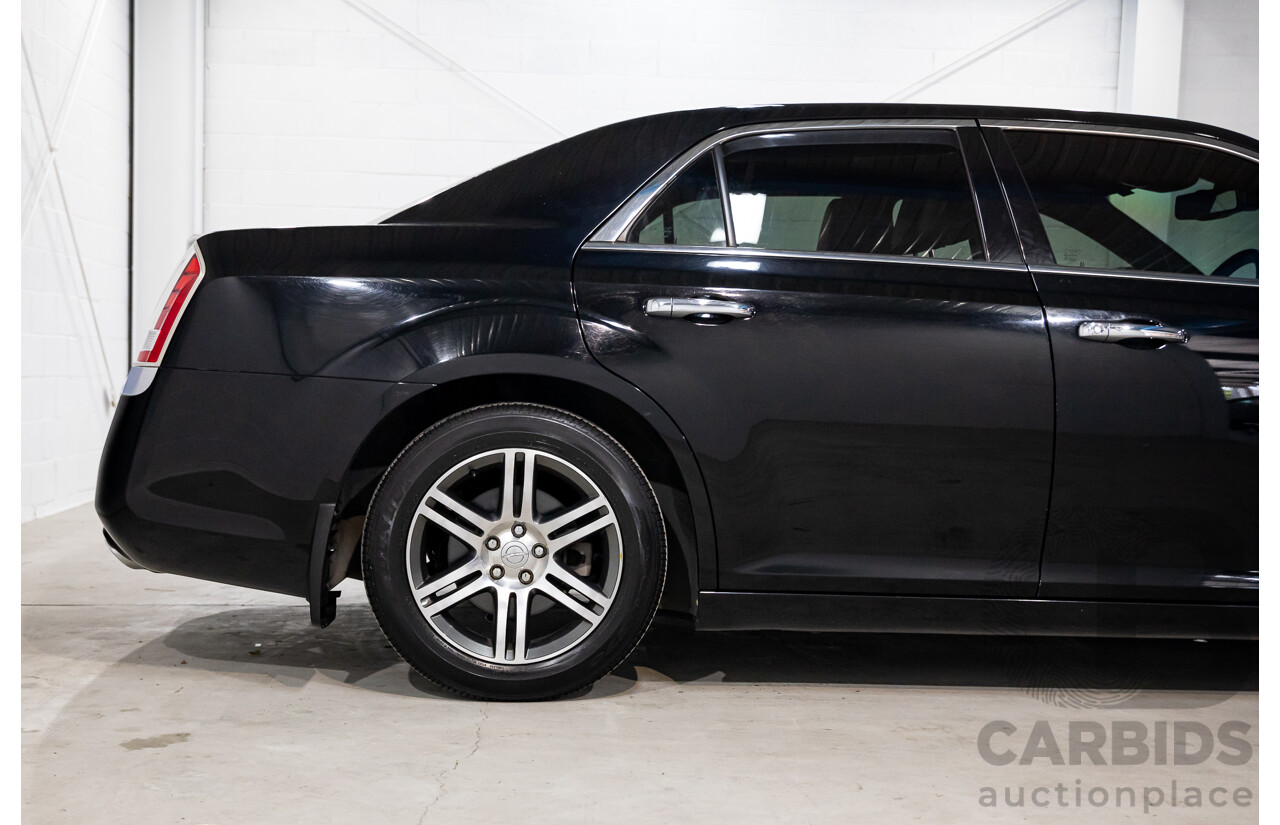 10/2013 Chrysler 300 C Luxury MY12 4d Sedan Blackberry Pearl V6 3.6L