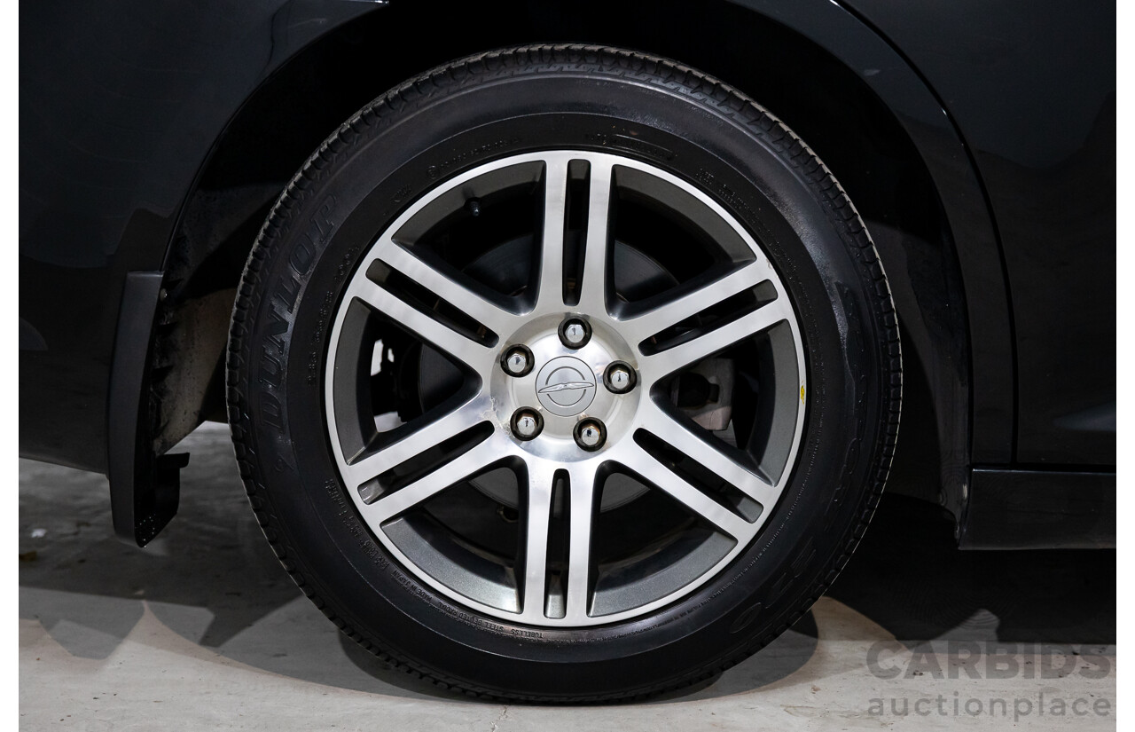 10/2013 Chrysler 300 C Luxury MY12 4d Sedan Blackberry Pearl V6 3.6L