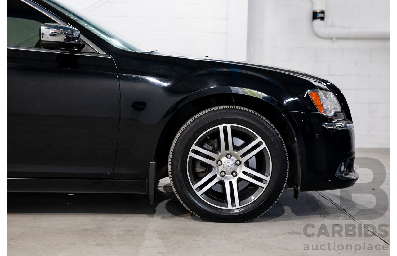 10/2013 Chrysler 300 C Luxury MY12 4d Sedan Blackberry Pearl V6 3.6L
