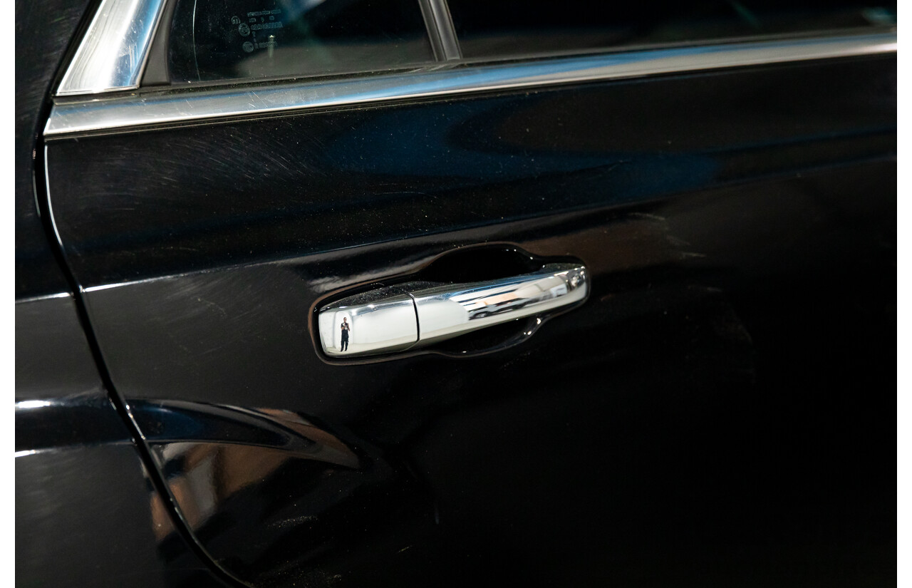 10/2013 Chrysler 300 C Luxury MY12 4d Sedan Blackberry Pearl V6 3.6L