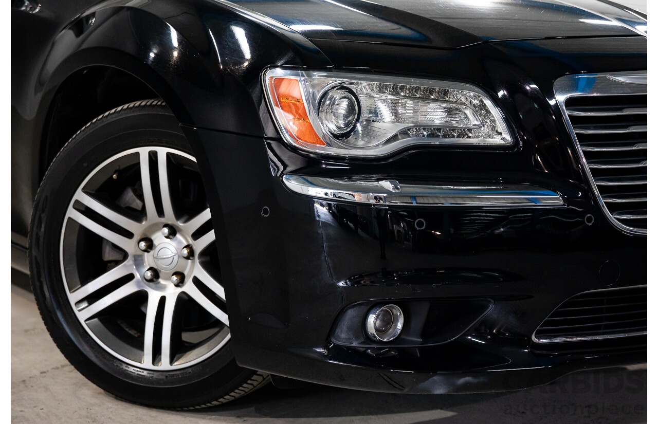 10/2013 Chrysler 300 C Luxury MY12 4d Sedan Blackberry Pearl V6 3.6L