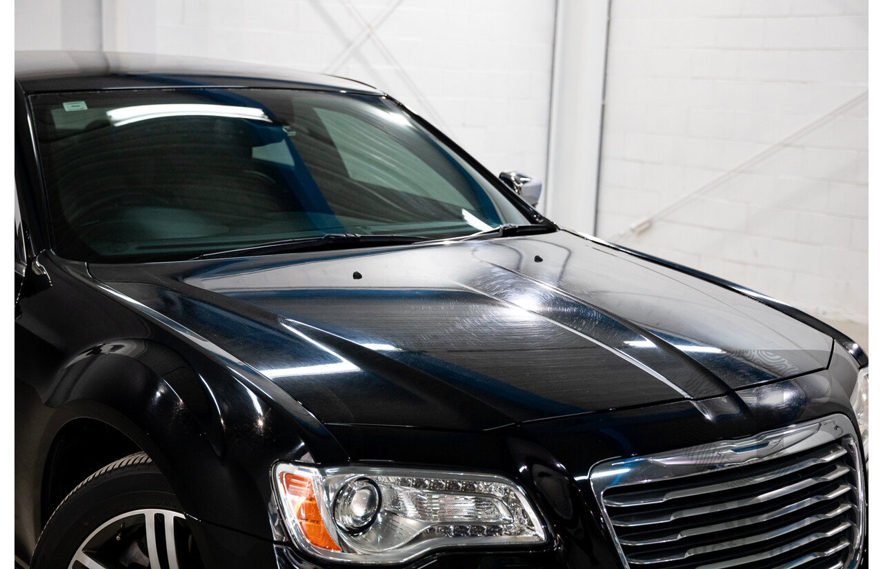 10/2013 Chrysler 300 C Luxury MY12 4d Sedan Blackberry Pearl V6 3.6L