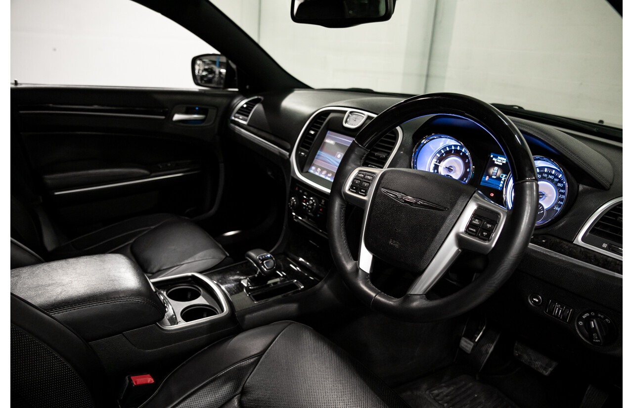 10/2013 Chrysler 300 C Luxury MY12 4d Sedan Blackberry Pearl V6 3.6L