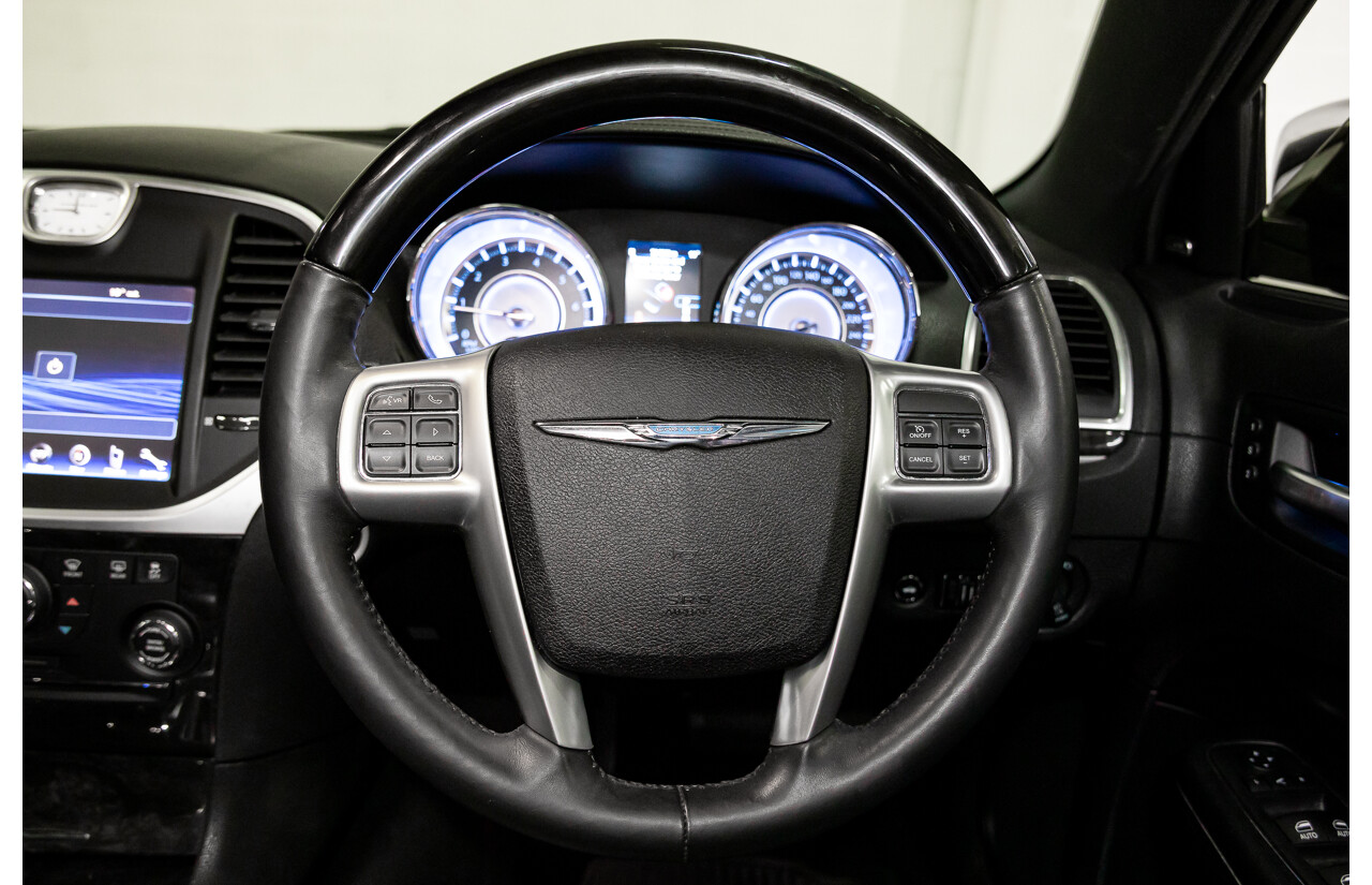 10/2013 Chrysler 300 C Luxury MY12 4d Sedan Blackberry Pearl V6 3.6L