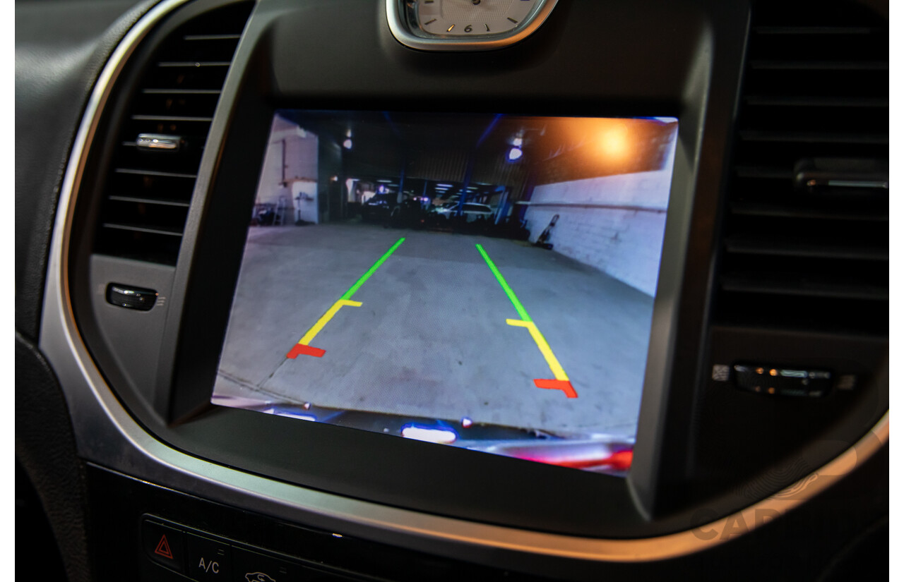 10/2013 Chrysler 300 C Luxury MY12 4d Sedan Blackberry Pearl V6 3.6L