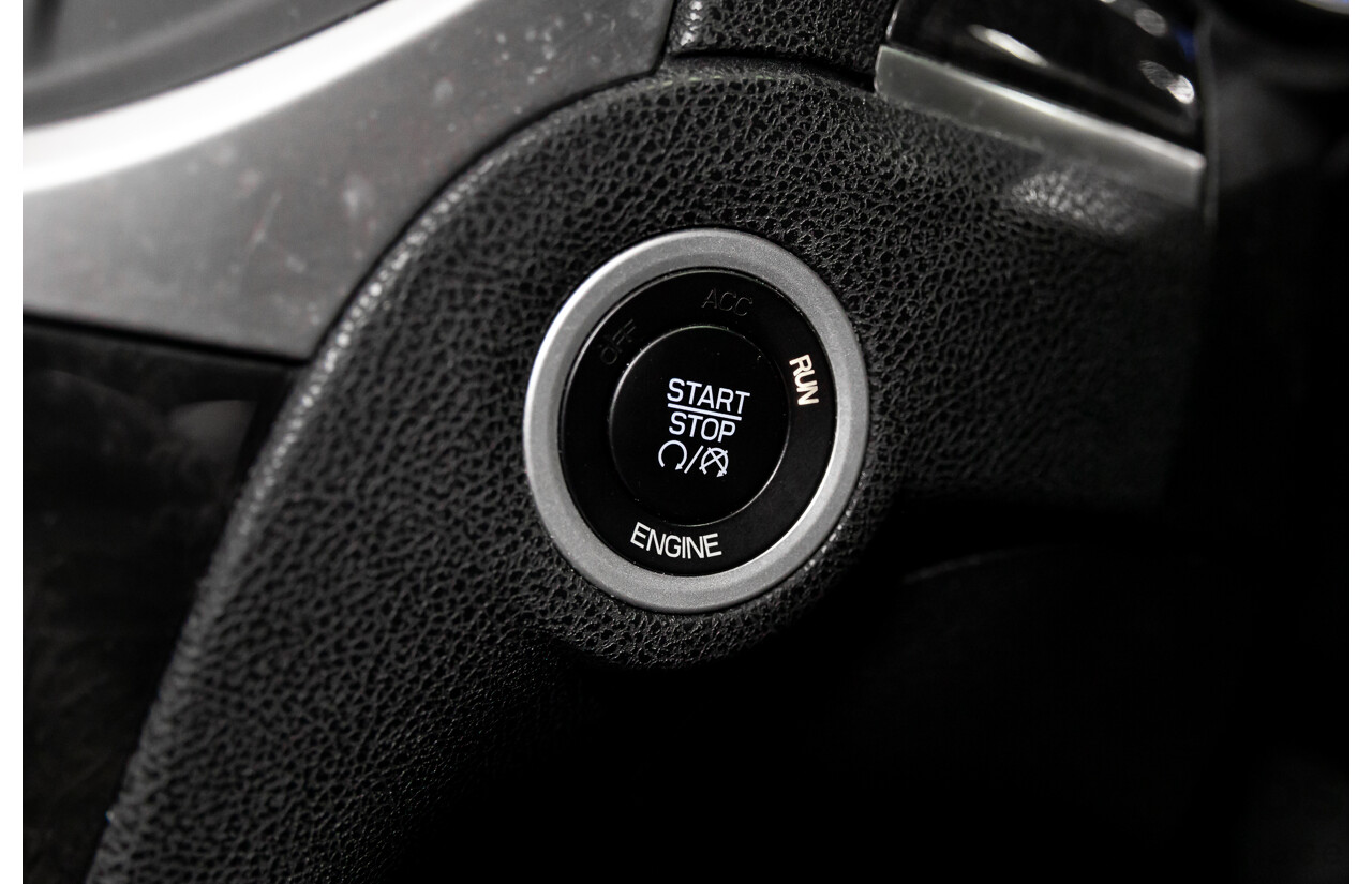 10/2013 Chrysler 300 C Luxury MY12 4d Sedan Blackberry Pearl V6 3.6L