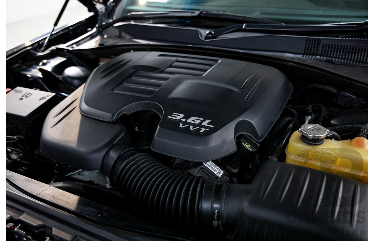 10/2013 Chrysler 300 C Luxury MY12 4d Sedan Blackberry Pearl V6 3.6L