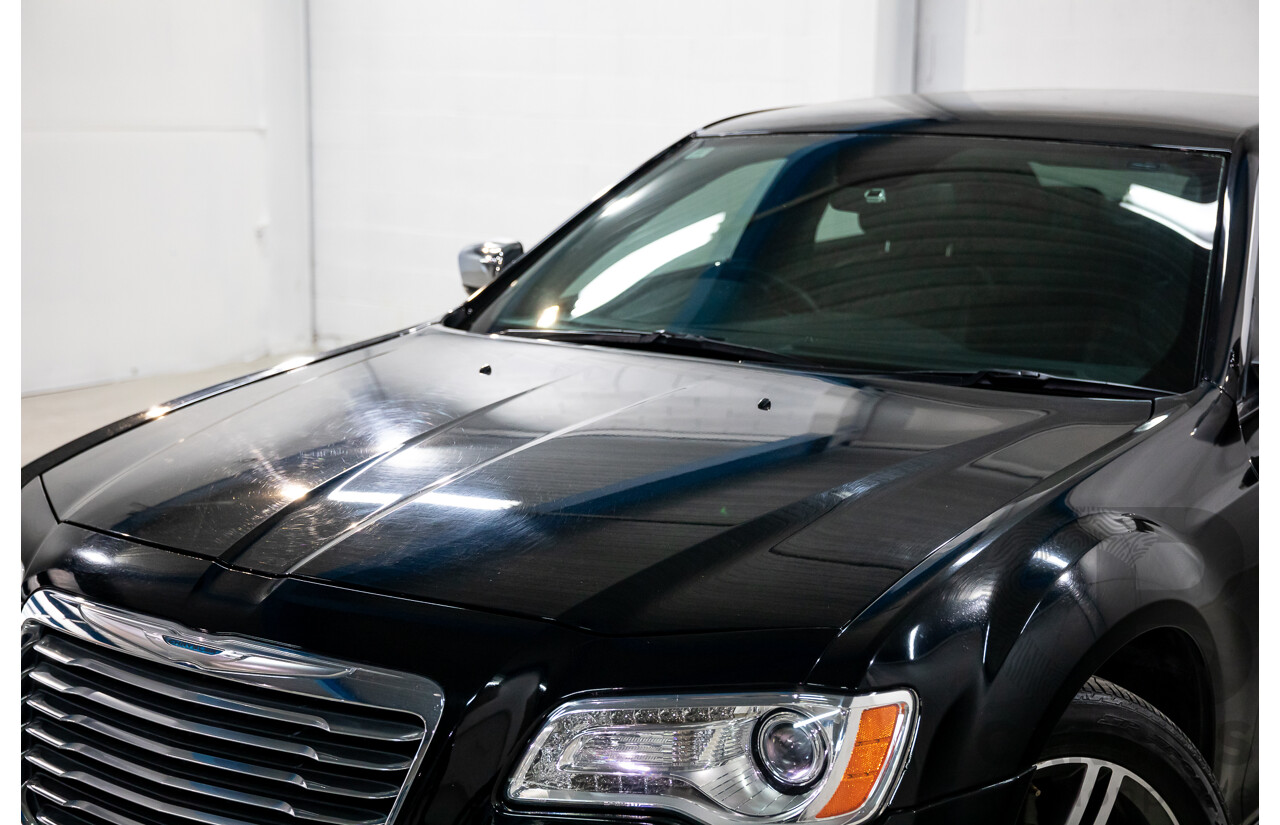 10/2013 Chrysler 300 C Luxury MY12 4d Sedan Blackberry Pearl V6 3.6L