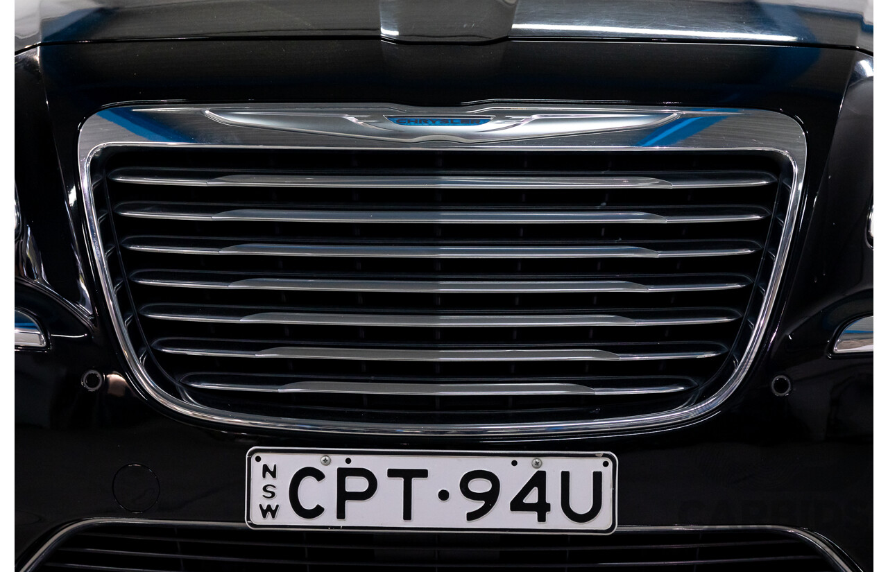 10/2013 Chrysler 300 C Luxury MY12 4d Sedan Blackberry Pearl V6 3.6L