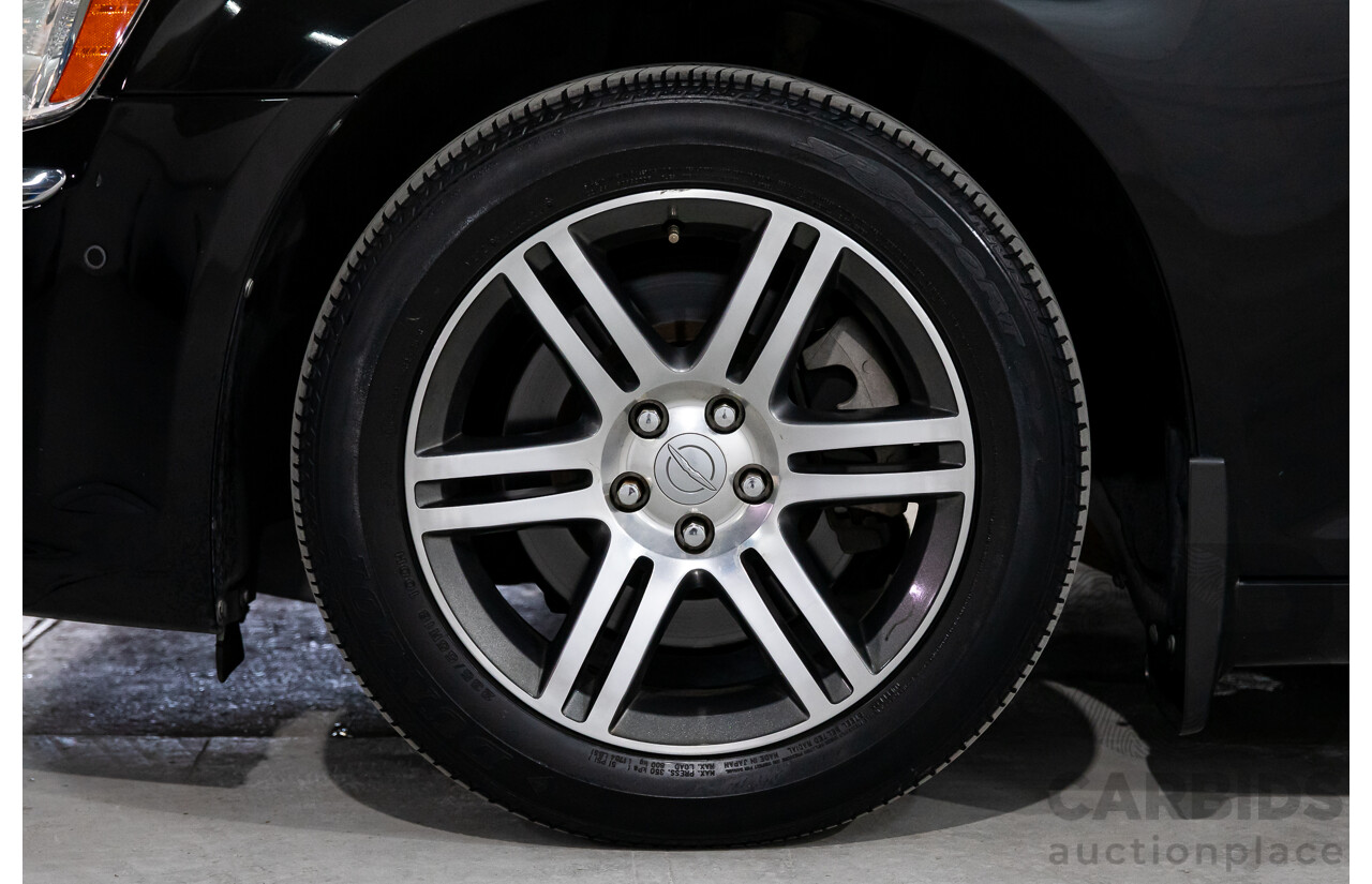 10/2013 Chrysler 300 C Luxury MY12 4d Sedan Blackberry Pearl V6 3.6L