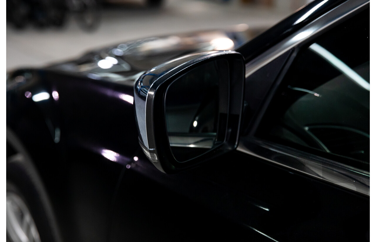 10/2013 Chrysler 300 C Luxury MY12 4d Sedan Blackberry Pearl V6 3.6L