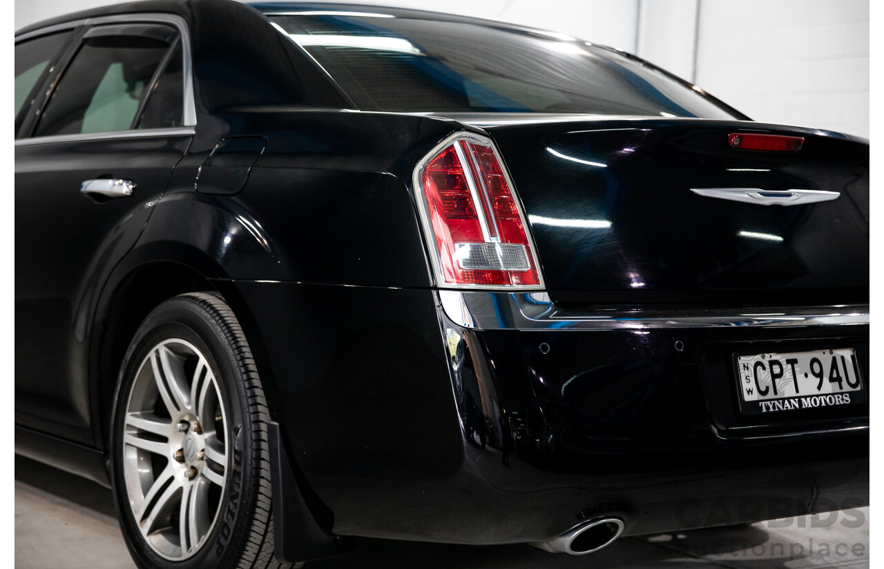 10/2013 Chrysler 300 C Luxury MY12 4d Sedan Blackberry Pearl V6 3.6L
