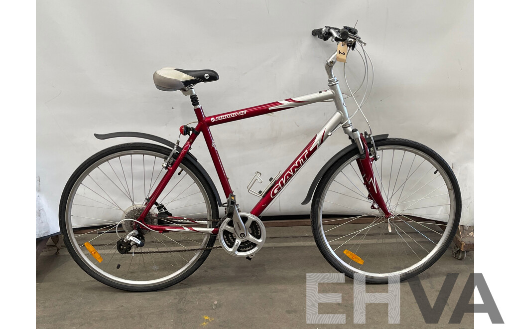 Giant Elwood SE Cruiser Bike