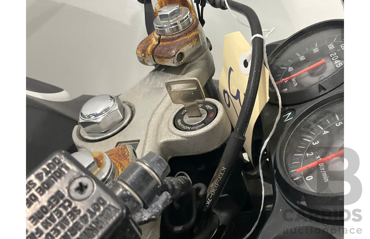 Honda CBR125R Motorbike 125cc  	