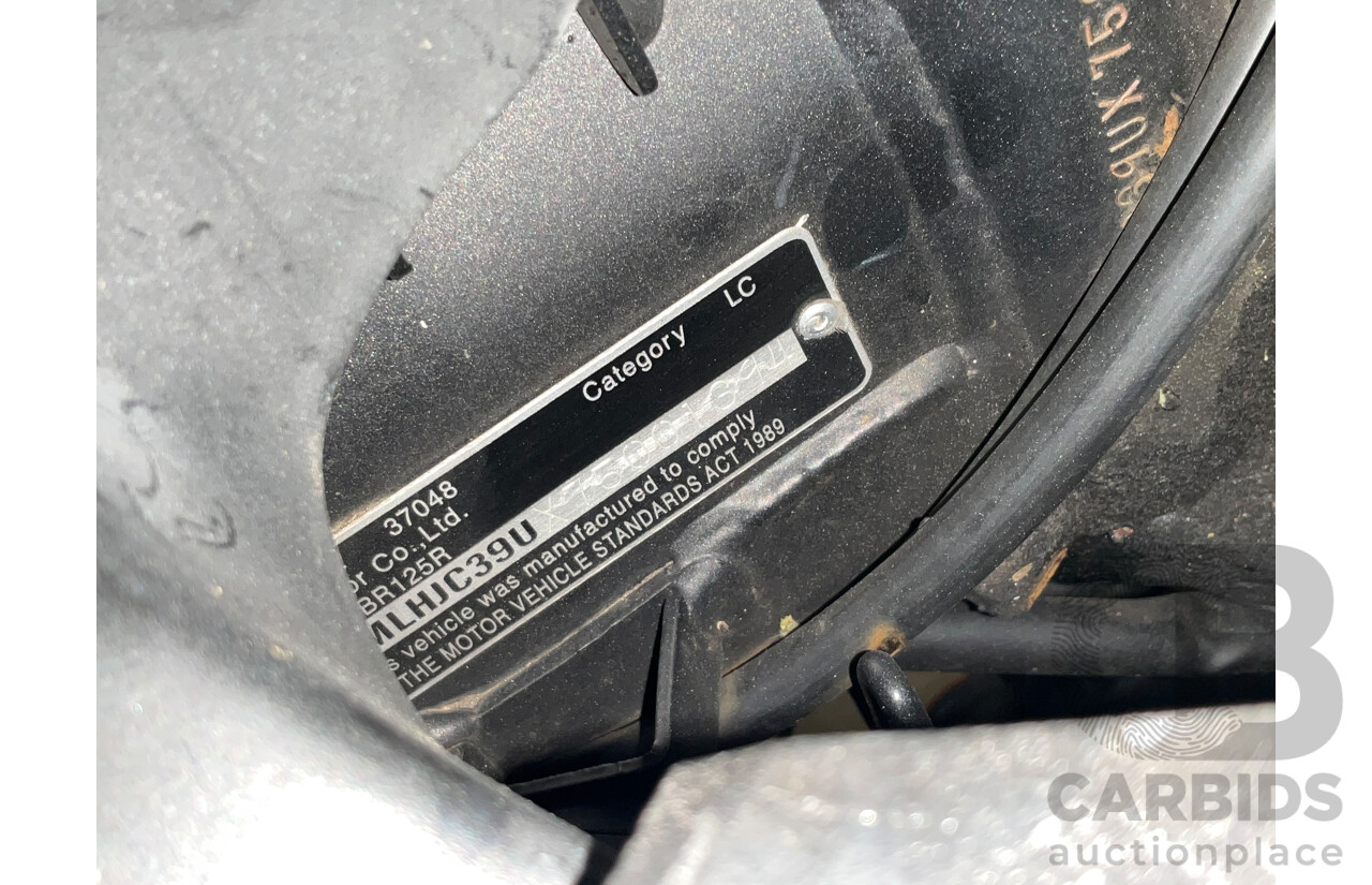 Honda CBR125R Motorbike 125cc  	