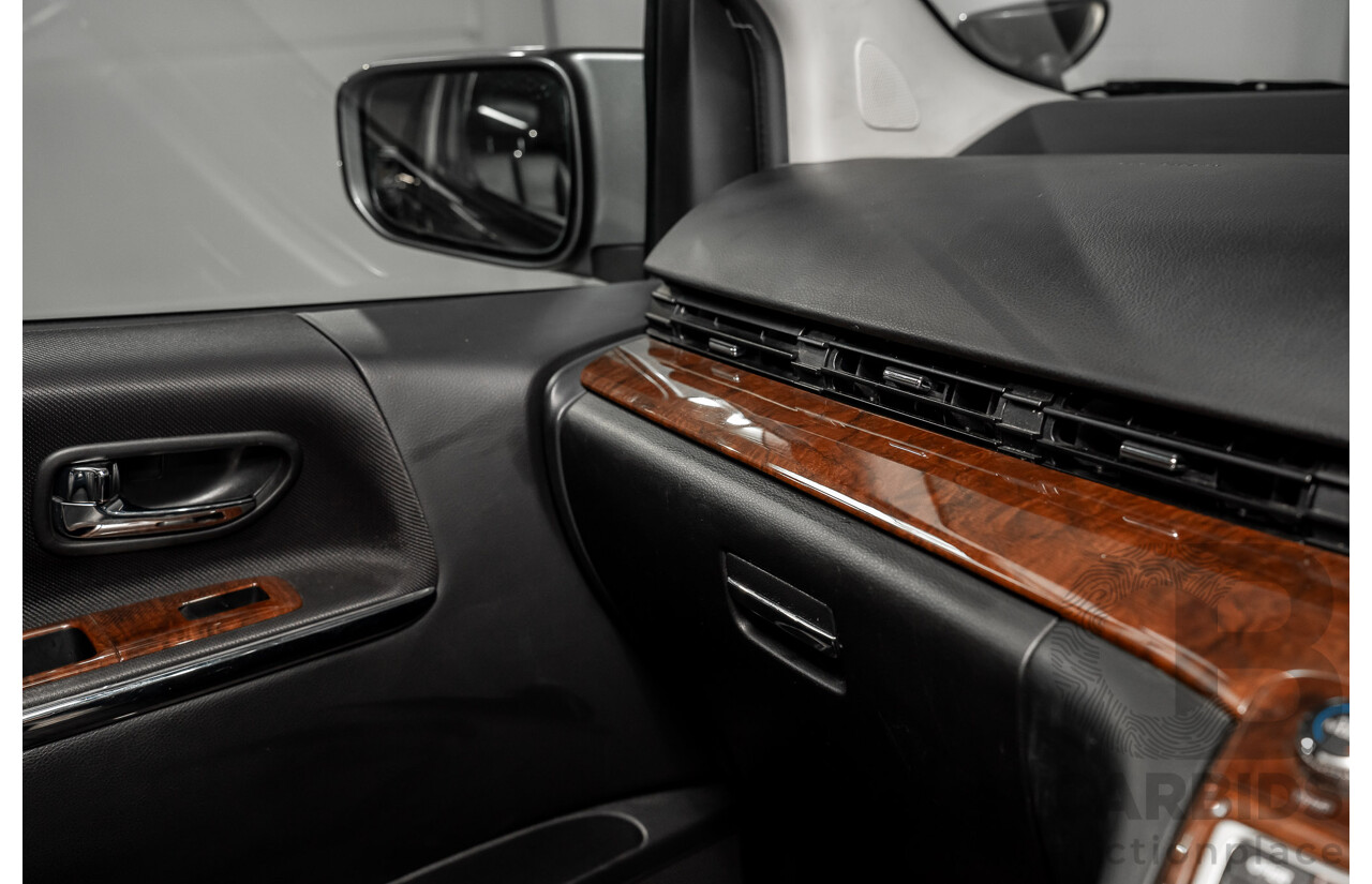 11/2008 Nissan Elgrand Highway Star E51 5 Sp Automatic Bluish Grey Metallic V6 3.5L - 10/2017 Import