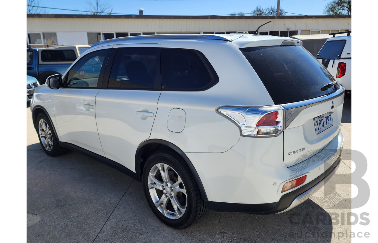 10/2014 Mitsubishi Outlander LS (4x4) ZJ MY14.5 4d Wagon White 2.3L