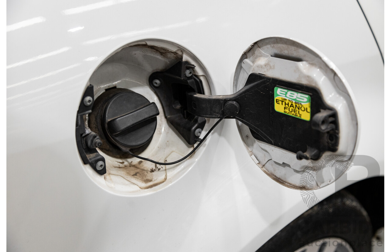 7/2014 Holden Commodore SV6 VF 4d Sportwagon White 3.6L